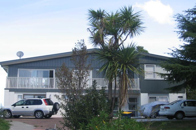 Photo of property in 15 Marlborough Avenue, Glenfield, Auckland, 0629