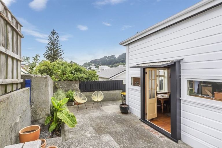 Photo of property in 42 Porritt Avenue, Mount Victoria, Wellington, 6011