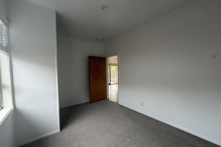 Photo of property in 27 Paremata Crescent, Paremata, Porirua, 5024