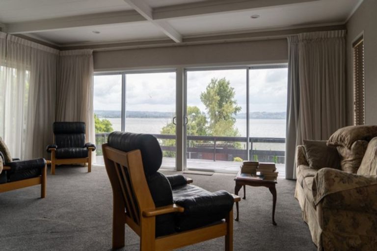 Photo of property in 14 Manahi Avenue, Kawaha Point, Rotorua, 3010