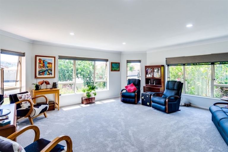 Photo of property in 83 Kensington Drive, Taradale, Napier, 4112