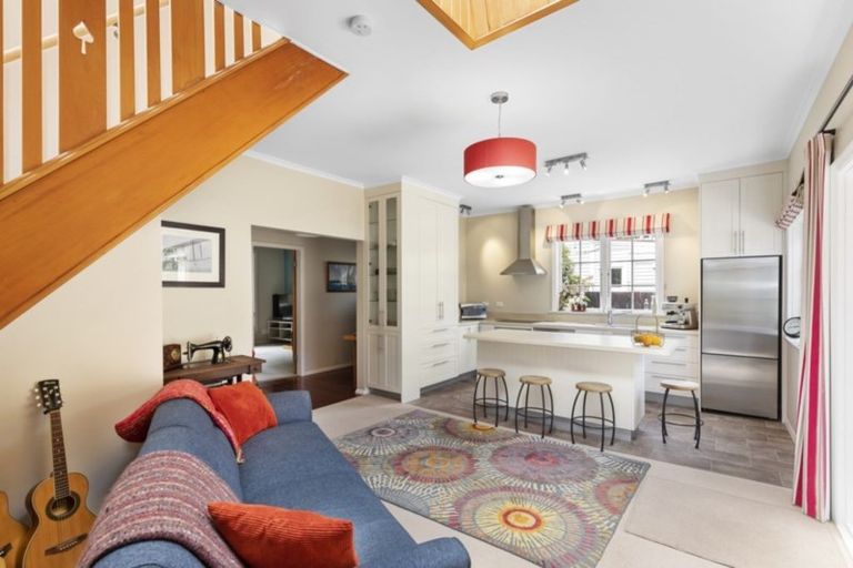 Photo of property in 13 Miro Street, Eastbourne, Lower Hutt, 5013