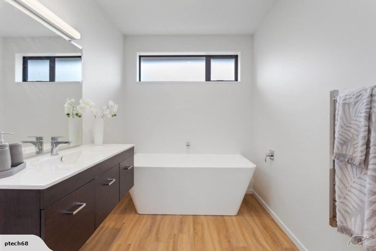 Photo of property in 30a Wineberry Avenue, Amberley, 7410