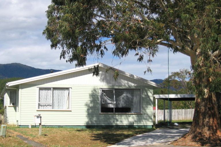 Photo of property in 49 Speargrass Grove, Timberlea, Upper Hutt, 5018