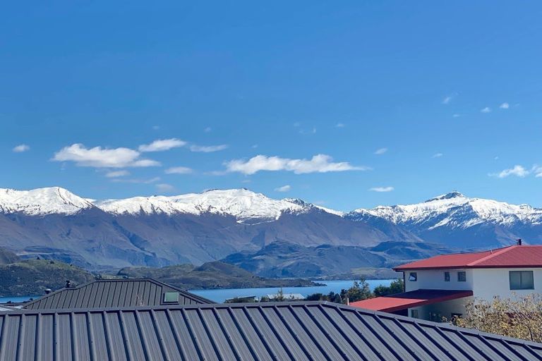 Photo of property in 35 Minaret Ridge, Wanaka, 9305
