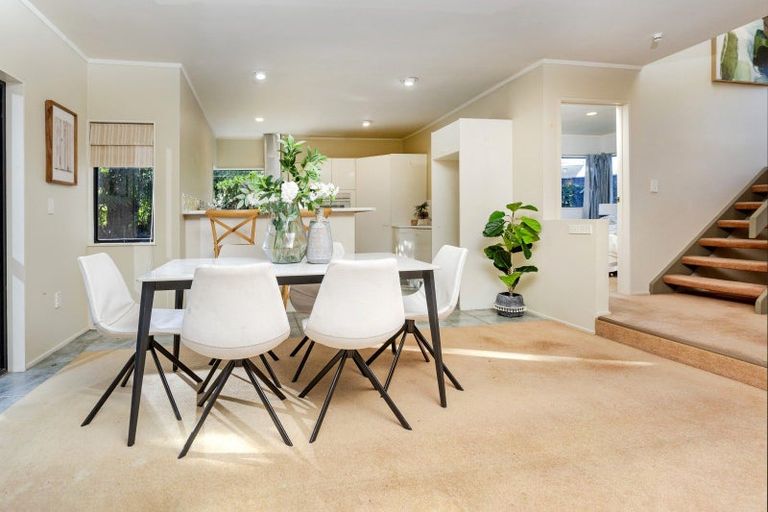 Photo of property in 2/32 Centorian Drive, Windsor Park, Auckland, 0632