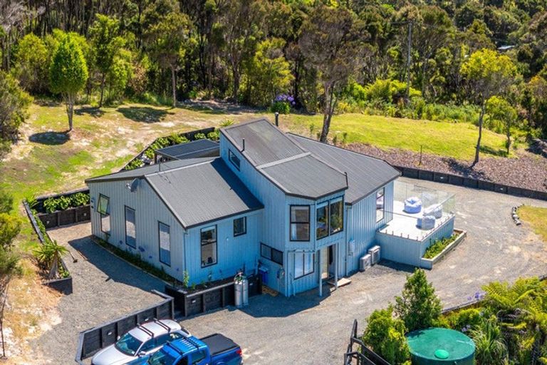 Photo of property in 77 Te Wahapu Road, Russell, 0272