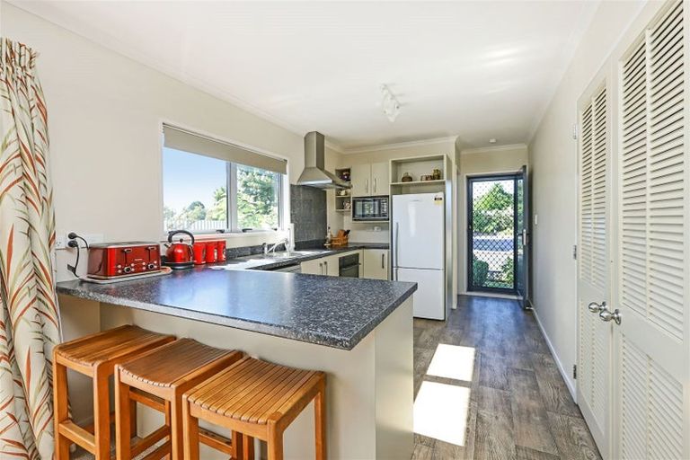 Photo of property in 3 Kirkcaldy Place, Flaxmere, Hastings, 4120