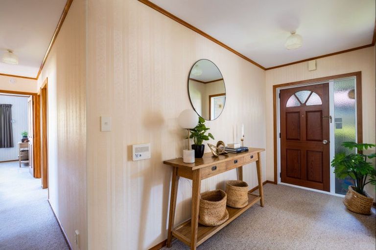 Photo of property in 7 Boulevard Drive, Merrilands, New Plymouth, 4312