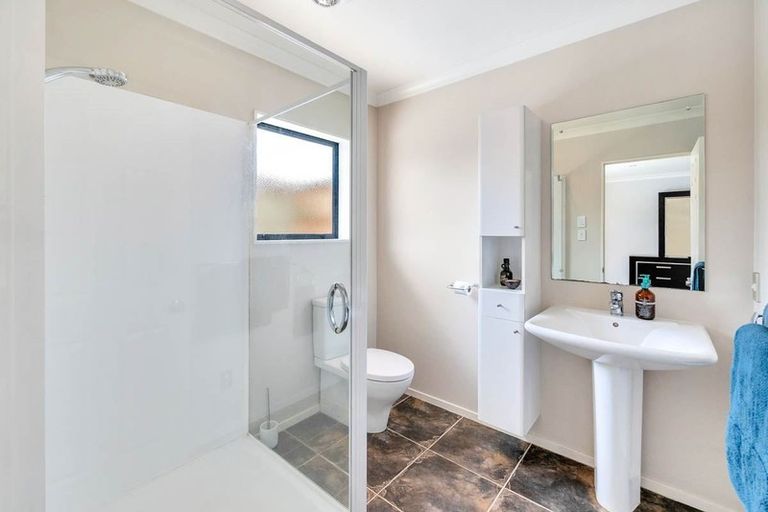 Photo of property in 51 Sapperton Drive, Henderson, Auckland, 0612