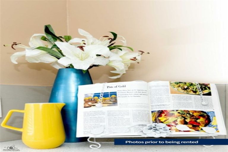 Photo of property in 34b Madigan Place, Glendene, Auckland, 0602