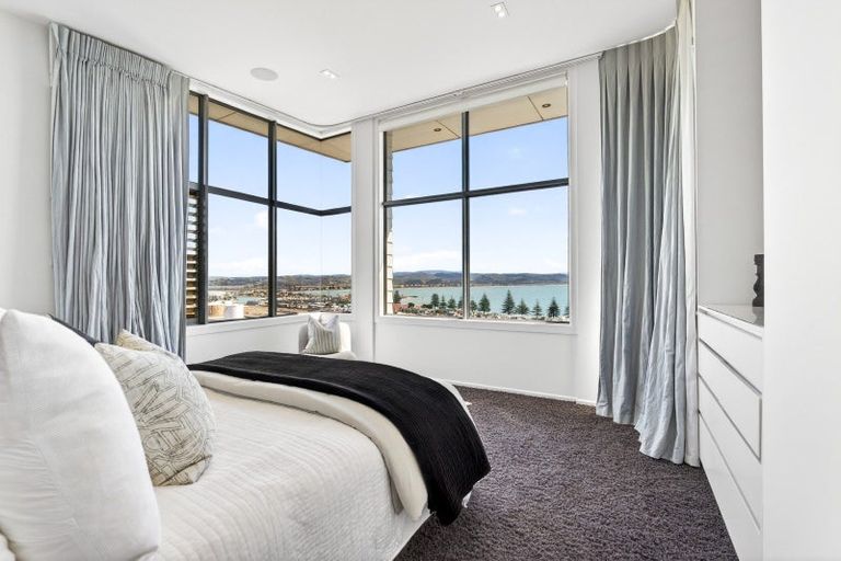 Photo of property in 40 Roslyn Road, Bluff Hill, Napier, 4110