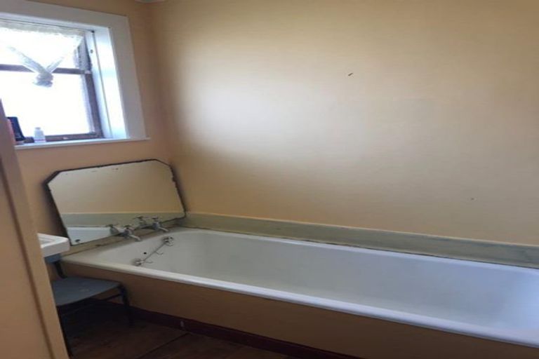 Photo of property in 20 Dorset Street, Patea, 4520