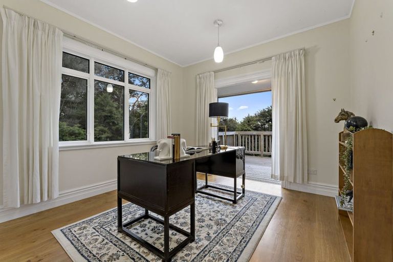 Photo of property in 4 Kereru Grove, Greenhithe, Auckland, 0632