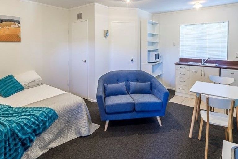 Photo of property in 35 Jones Crescent, Melville, Hamilton, 3206