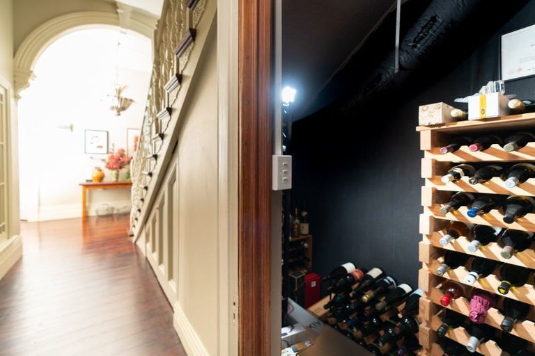 Photo of property in 91 Brougham Street, Mount Victoria, Wellington, 6011