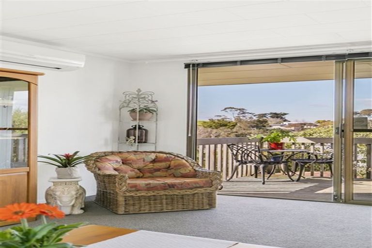 Photo of property in 19 Peterhouse Place, West Harbour, Auckland, 0618