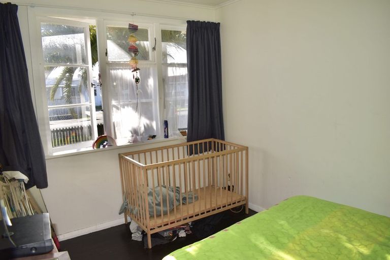 Photo of property in 10 Temuera Street, Otaki, 5512