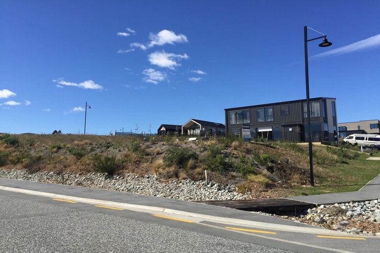 Photo of property in 16 Tuke Lane, Wanaka, 9305
