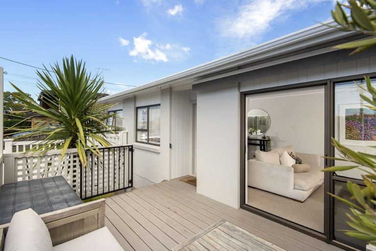 Photo of property in 2/26 Corunna Road, Milford, Auckland, 0620