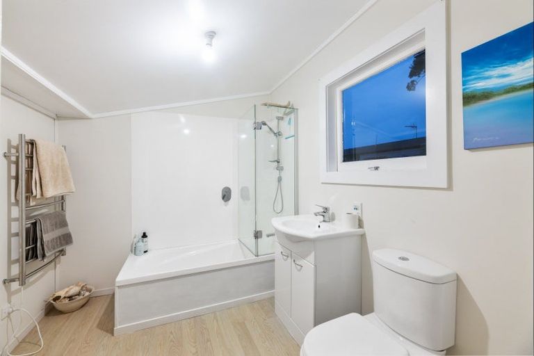 Photo of property in 2/2 Evan Street, Belmont, Auckland, 0622