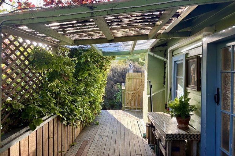 Photo of property in 48 Pinehaven Road, Pinehaven, Upper Hutt, 5019