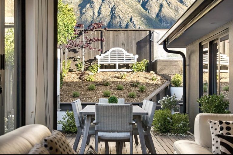 Photo of property in 13 Howden Drive, Jacks Point, 9371