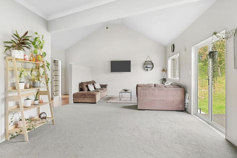 Photo of property in 89 Hill View Drive, Acacia Bay, Taupo, 3385