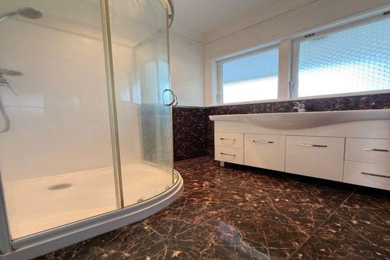 Photo of property in 60 Orams Road, Hillpark, Auckland, 2102