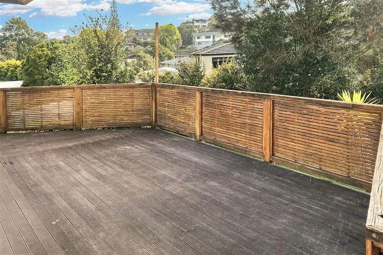 Photo of property in 21 Lavery Place, Sunnynook, Auckland, 0632