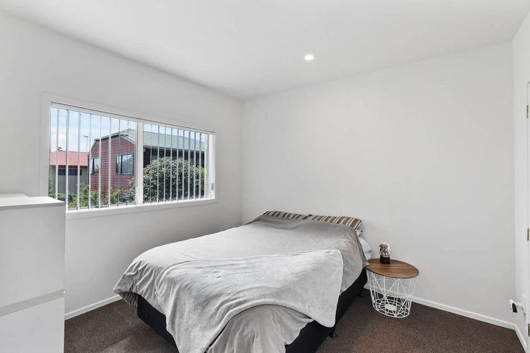 Photo of property in 5/92 Titirangi Road, New Lynn, Auckland, 0600