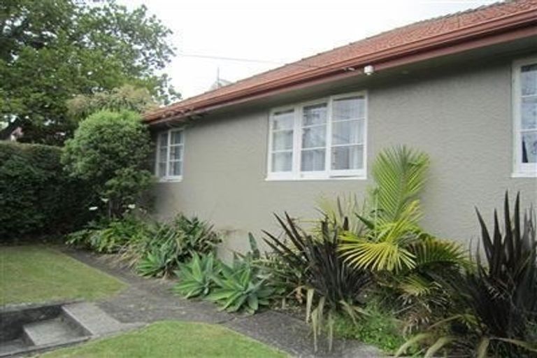 Photo of property in 2/74 Valley Road, Mount Eden, Auckland, 1024