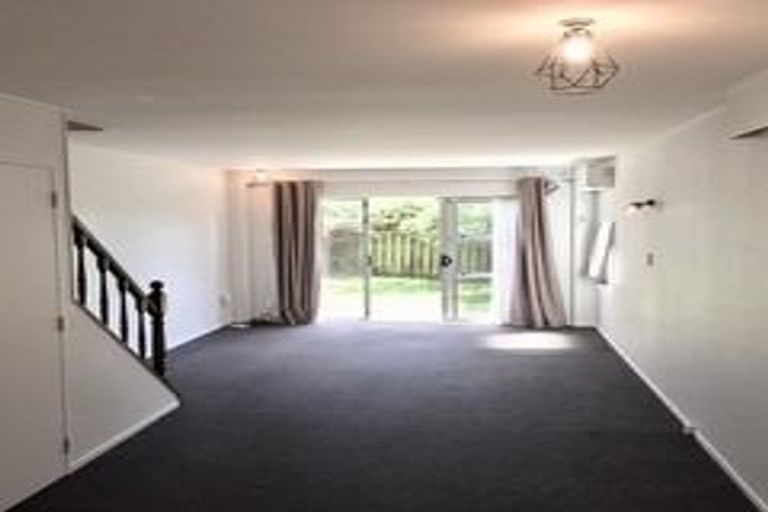 Photo of property in 4/31 Mana Avenue, Titahi Bay, Porirua, 5022