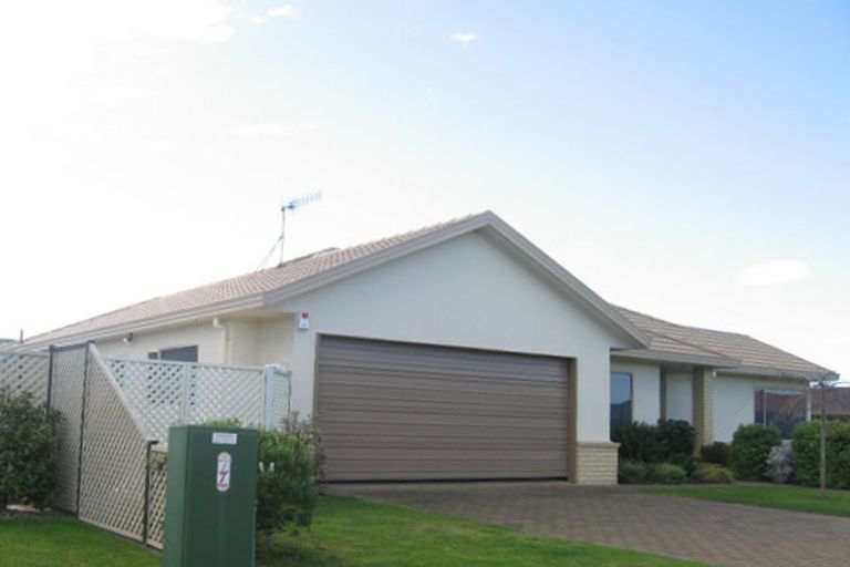 Photo of property in 2 Aintree Place, Taradale, Napier, 4112