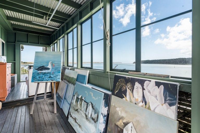 Photo of property in 40 Tuakau Bridge-port Waikato Road, Port Waikato, Tuakau, 2695