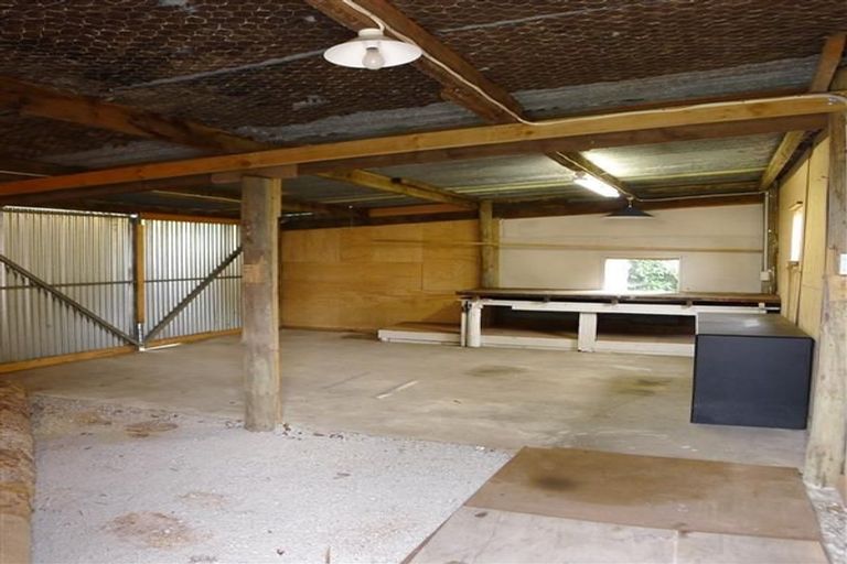 Photo of property in 225 Hanham Road, Kumeu, 0891