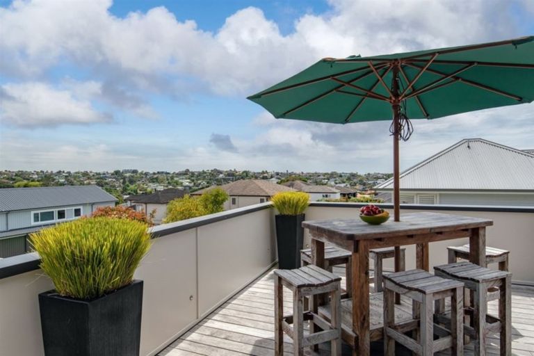 Photo of property in 1/8 Folkestone Street, Murrays Bay, Auckland, 0630