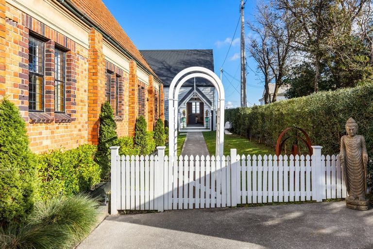 Photo of property in 95a Calliope Road, Stanley Point, Auckland, 0624