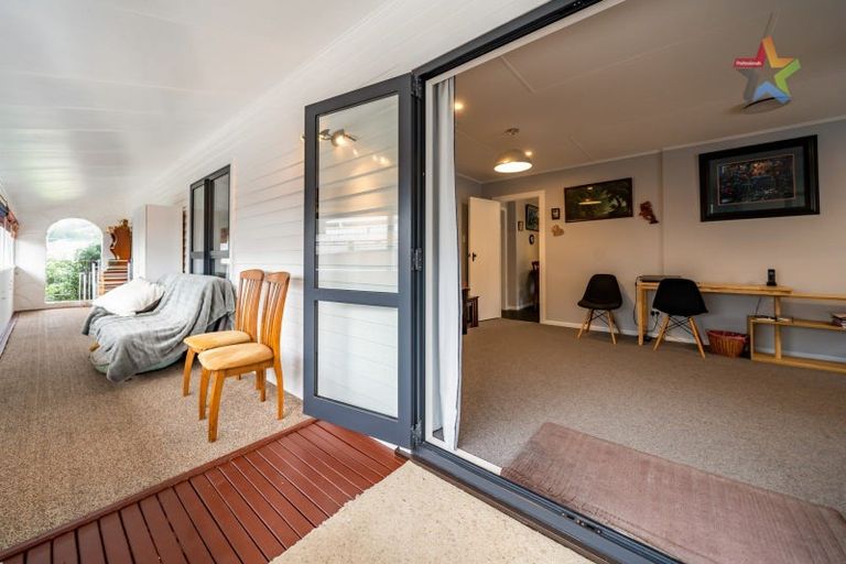 Photo of property in 325 Wellington Road, Wainuiomata, Lower Hutt, 5014