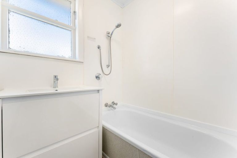 Photo of property in 3 Ellen Street, Manurewa East, Auckland, 2102