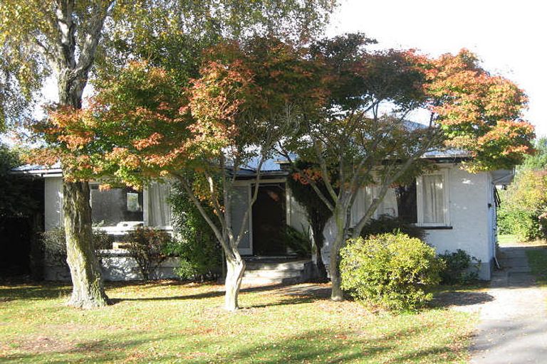 Photo of property in 10 Plynlimon Road, Fendalton, Christchurch, 8052