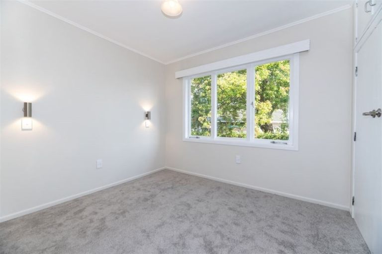 Photo of property in 4 Longburn Road, Henderson, Auckland, 0610