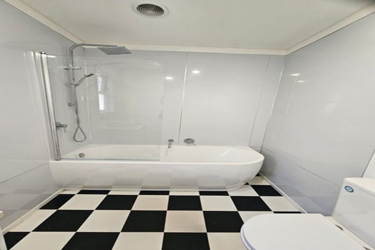 Photo of property in 2a Rewa Street, New Lynn, Auckland, 0600