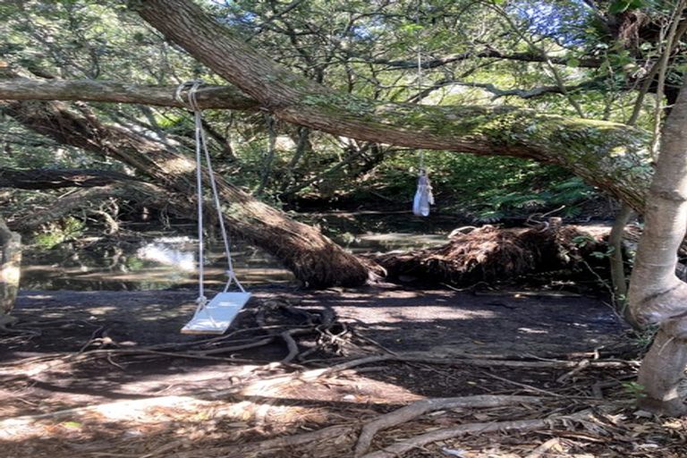 Photo of property in 1/3 Inga Road, Milford, Auckland, 0620