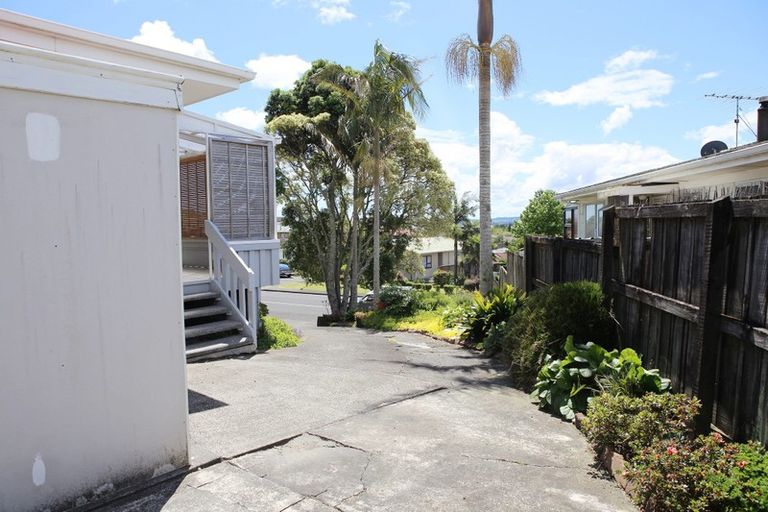 Photo of property in 3/25 Widmore Drive, Massey, Auckland, 0614