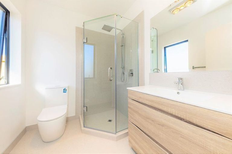 Photo of property in 21 Tuuhura Road, Pukekohe, 2120