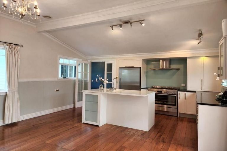 Photo of property in 24a Bracken Street, New Plymouth, 4310