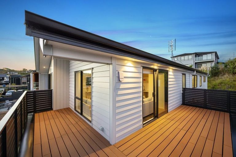 Photo of property in 7 Hanikura Street, Long Bay, Auckland, 0630