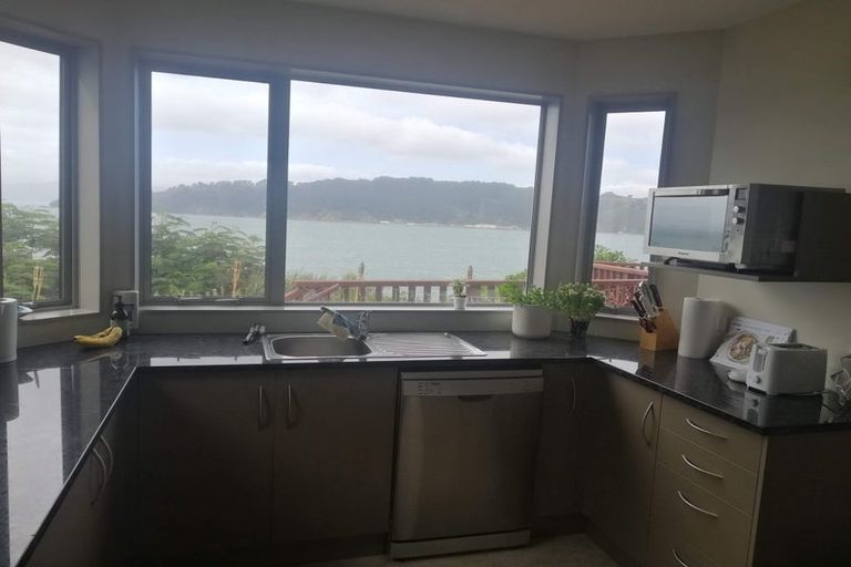 Photo of property in 42 Evans Bay Parade, Roseneath, Wellington, 6021