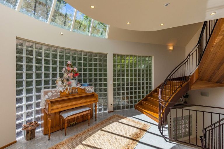 Photo of property in 1/3 Portal Place, Murrays Bay, Auckland, 0630